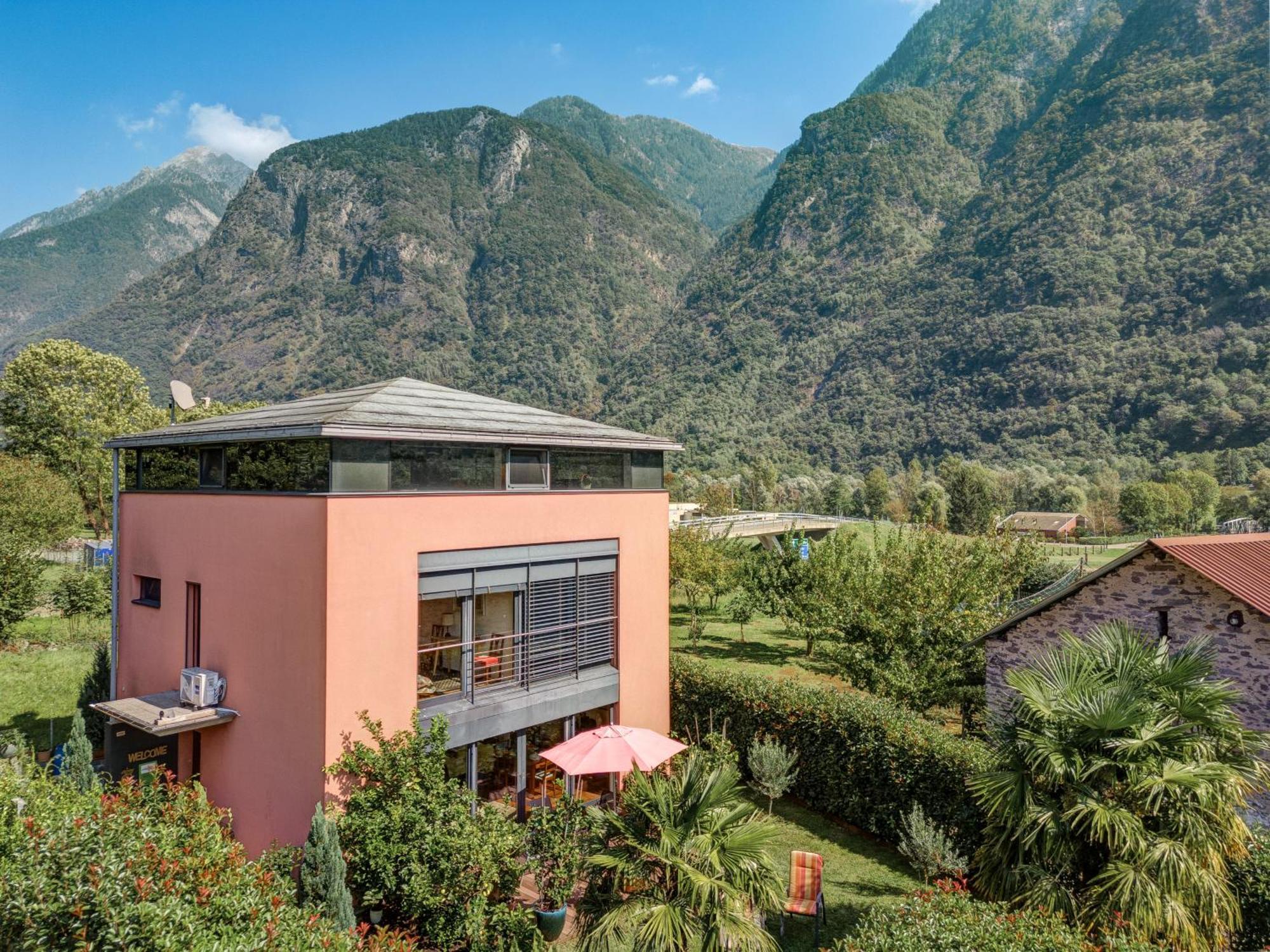Casa Oliver, Tra La Calanca E I Castelli Di Bellinzona Grono Eksteriør bilde